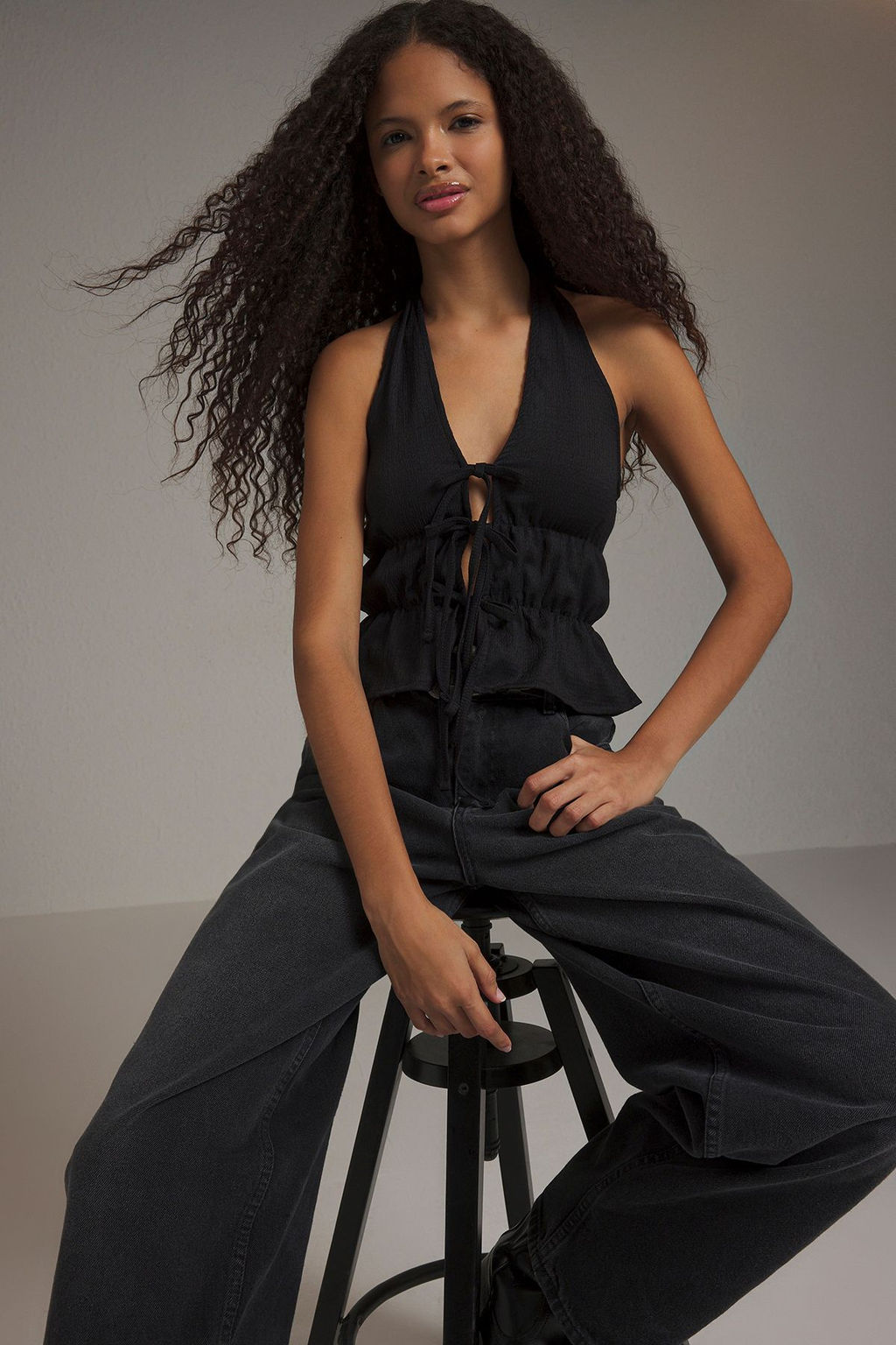 Trendyolmilla Siyah V Yaka Baglama Detayl? Orme Bluz TWOSS25BZ00227