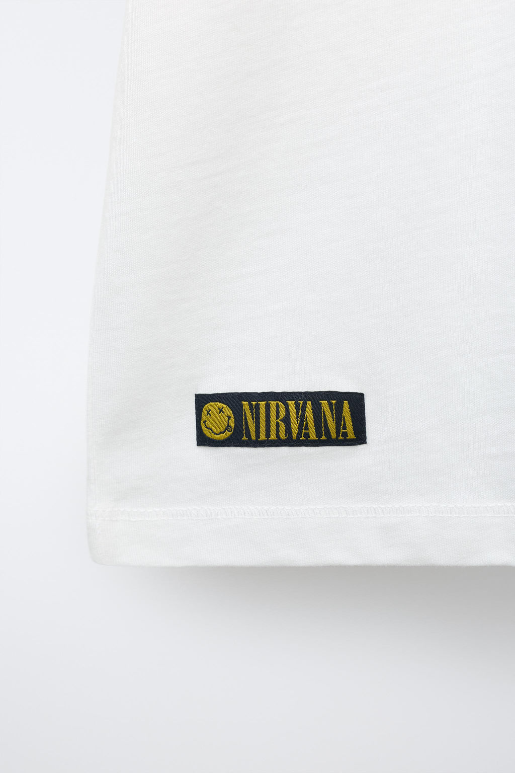 CAMISETA ESTAMPADA NIRVANA ® / Crudo