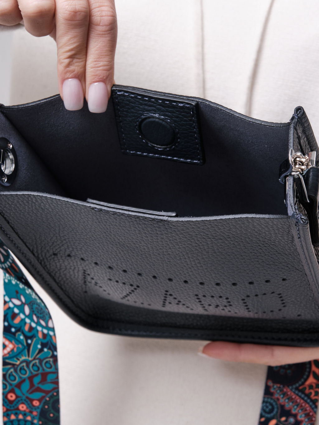 Сумка кожаная на плечо Azaro 30996 синий