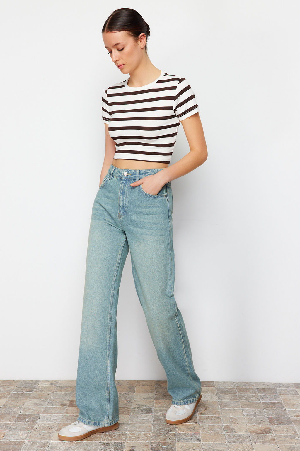 TRENDYOLMILLA Mavi Soluk Efekt Vintage Yuksek Bel Wide Leg Jeans TWOSS23JE00166  фото 4