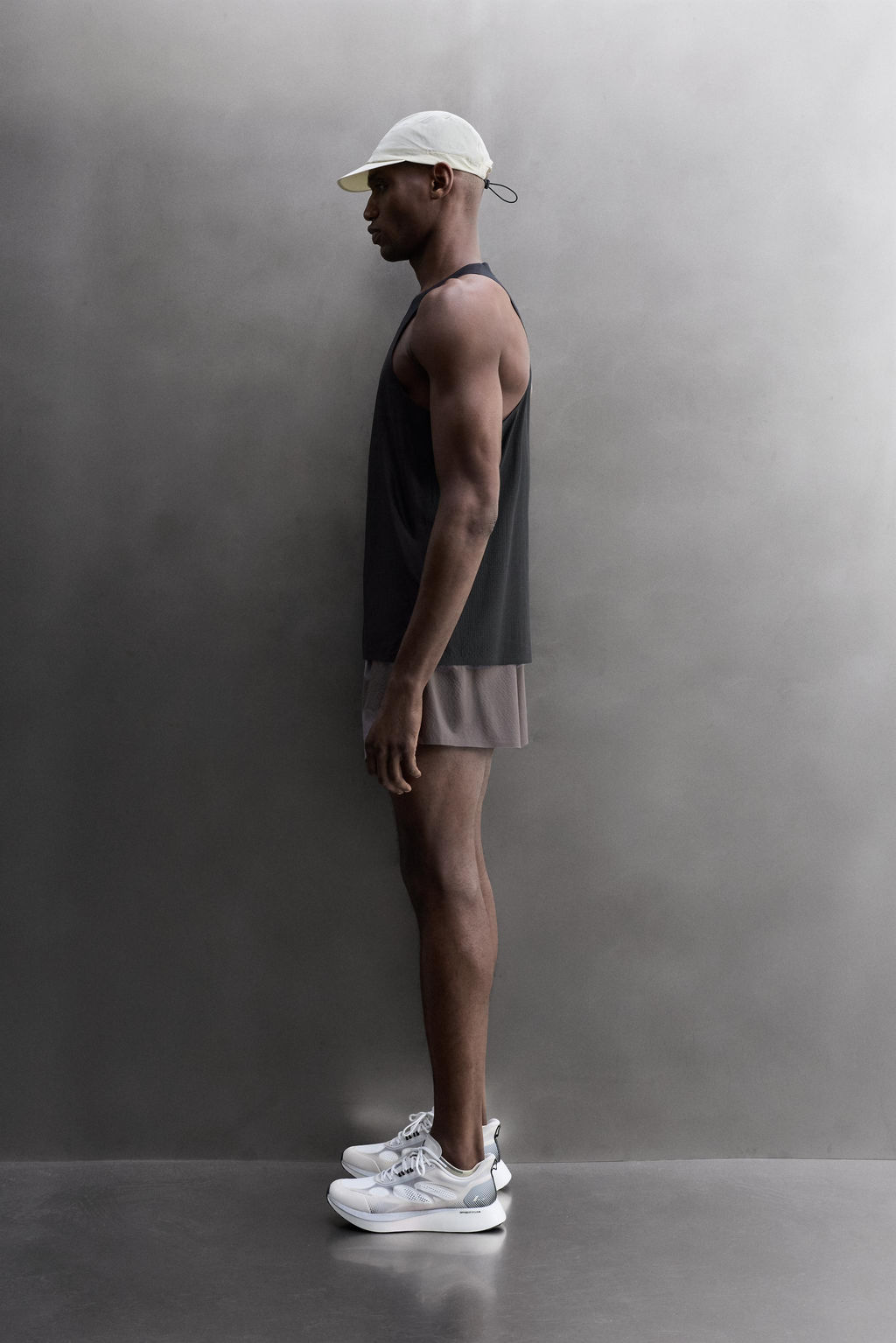 CAMISETA TANK LIGERA RUNNING / Negro