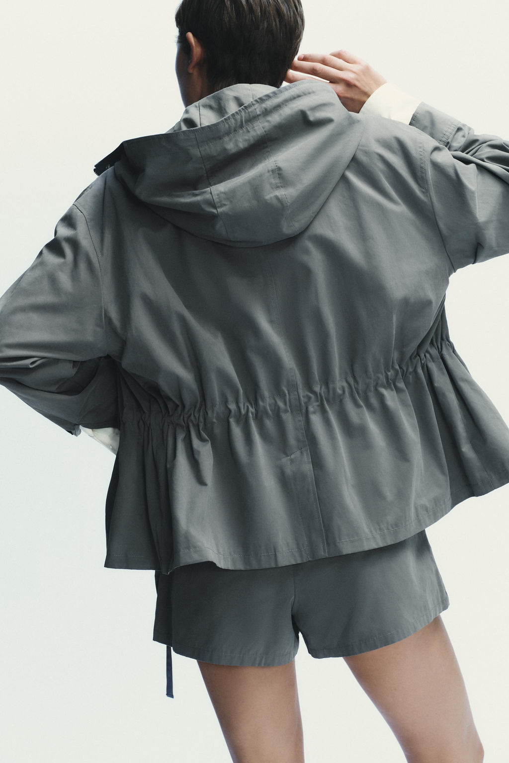 HOODED JACKET
