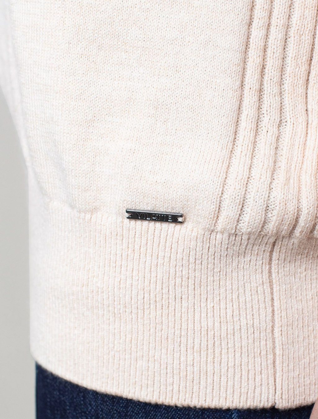 D34.199 Свитер женский бежевый меланж