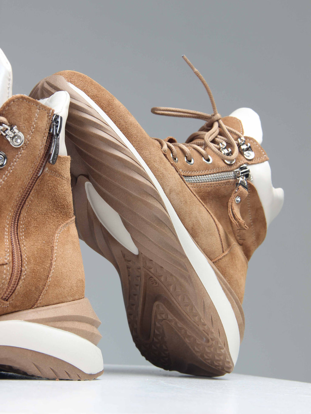 Ботинки 261.uno2br. светло коричневый замша перла/Мех