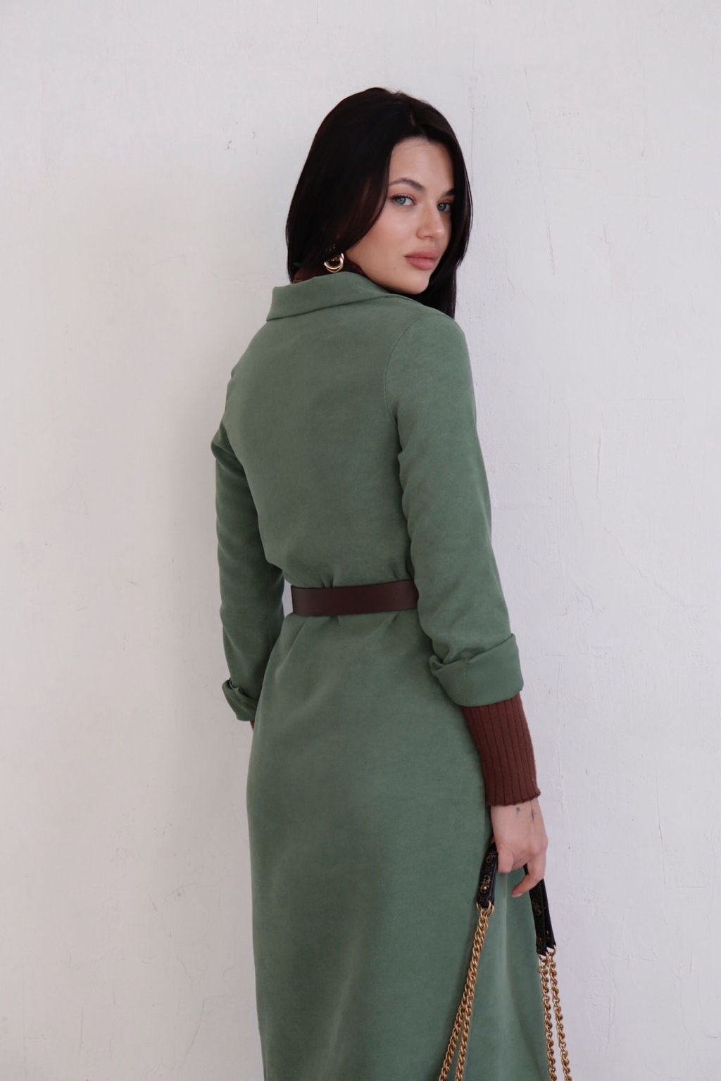 10896 Платье-рубашка из микровельвета папоротник - Martichelli фото 33