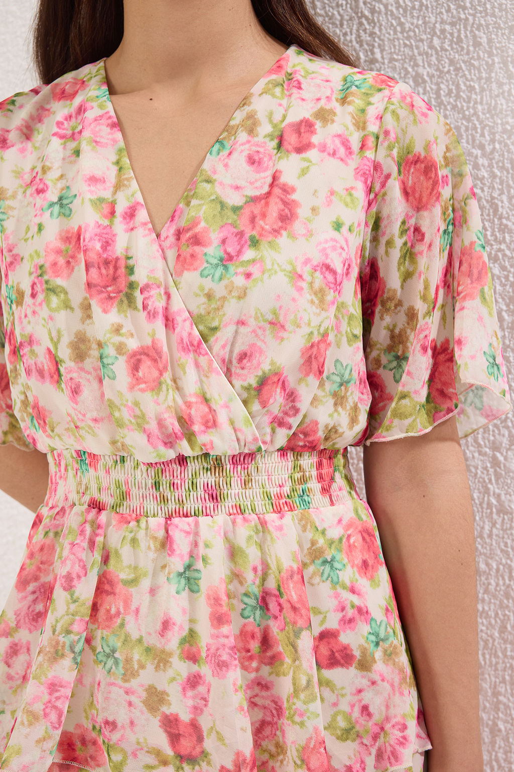 TRENDYOLMILLA Pembe Cicekli Etegi Belden Ac?lan Midi Dokuma Elbise TWOSS25EL00451  фото 3