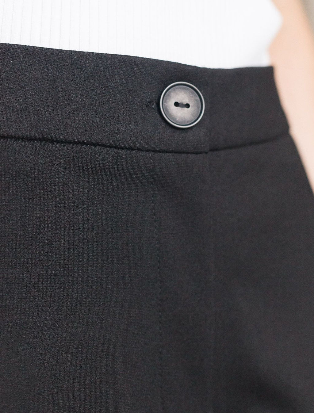 D44.147 Брюки женские черный