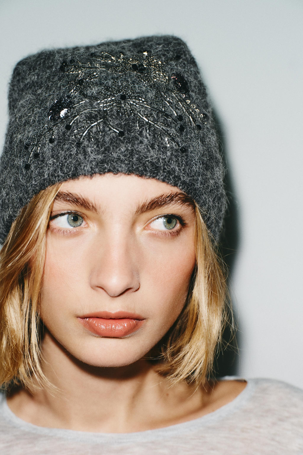 EMBROIDERED BEANIE WITH BEADS