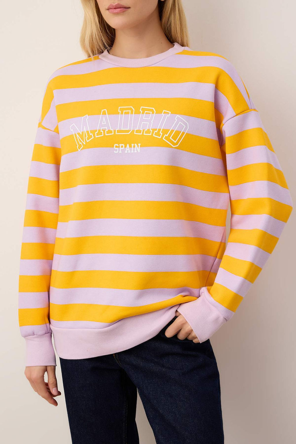 Cok Renkli Regular/Normal Kal?p Orme Sweatshirt TWOAW26SW00212 - Trendyolmilla фото 3