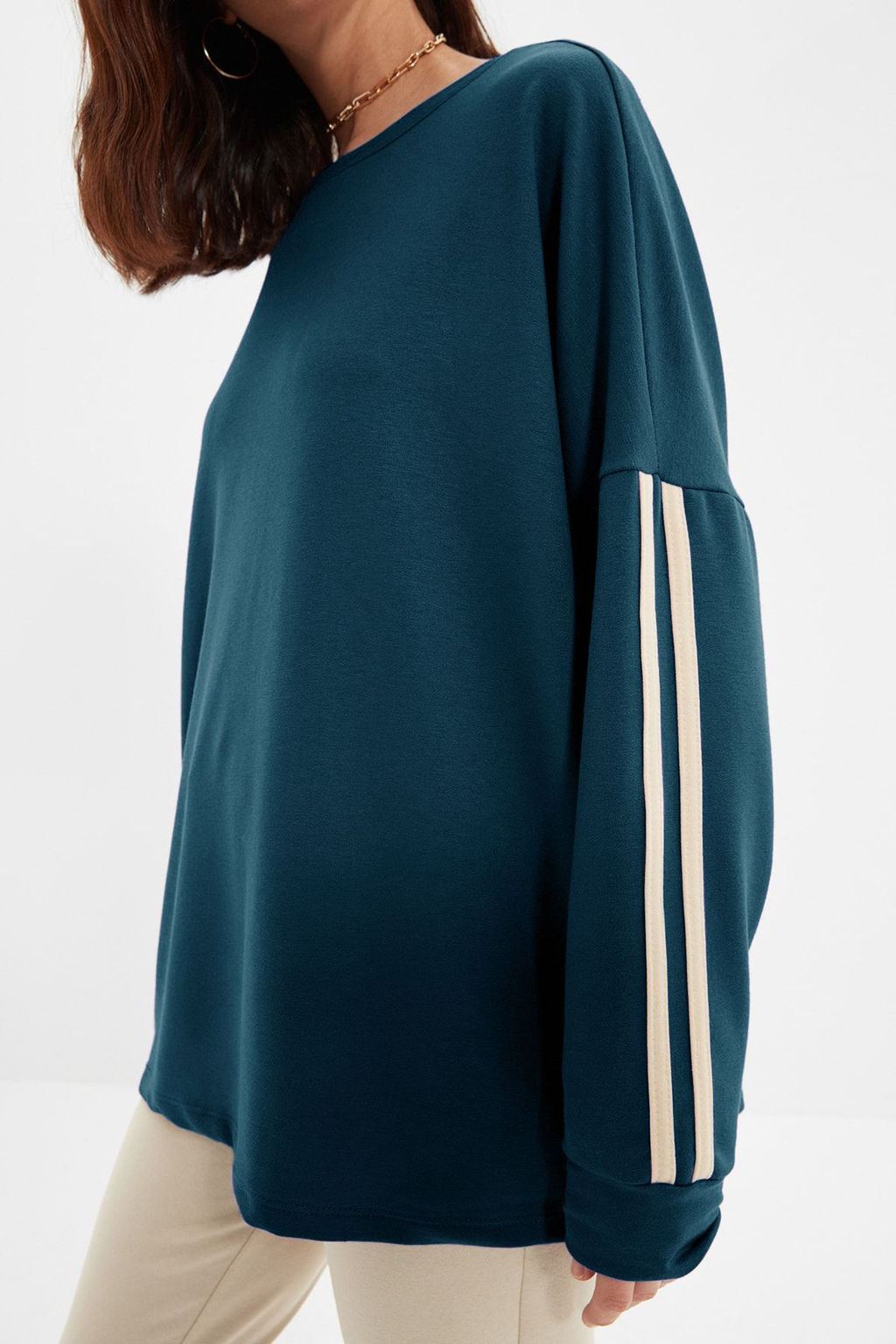 TRENDYOLMILLA Siyah Serit Detayl? Oversize/Genis Kal?p Ince Orme Sweatshirt TWOAW22SW1258 фото 8