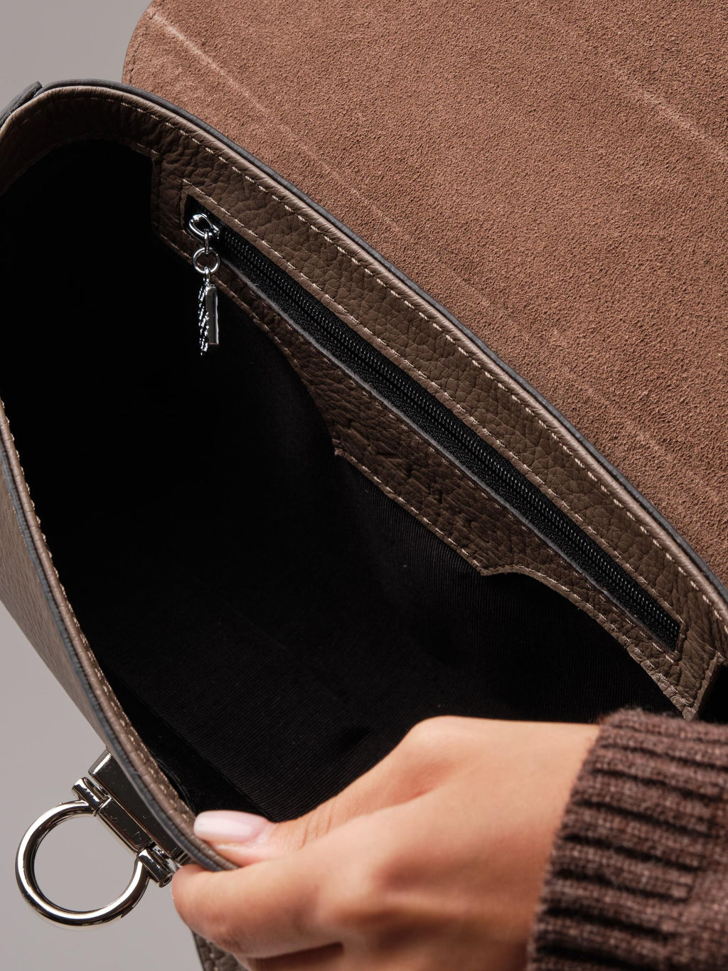 Кожаная сумка Azaro 31049 тауп соло