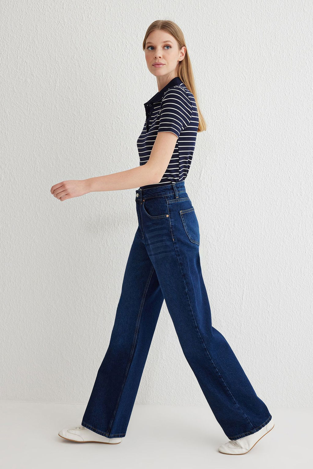 Koyu Mavi Yuksek Bel Wide Leg Jeans TWOSS25JE00117 - Trendyolmilla фото 2