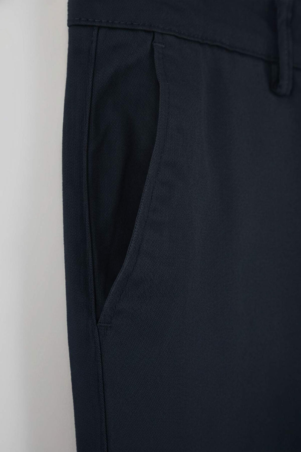 Lacivert Erkek Gabardin Dokulu Kumas Pantolon TMNAW26PL00026