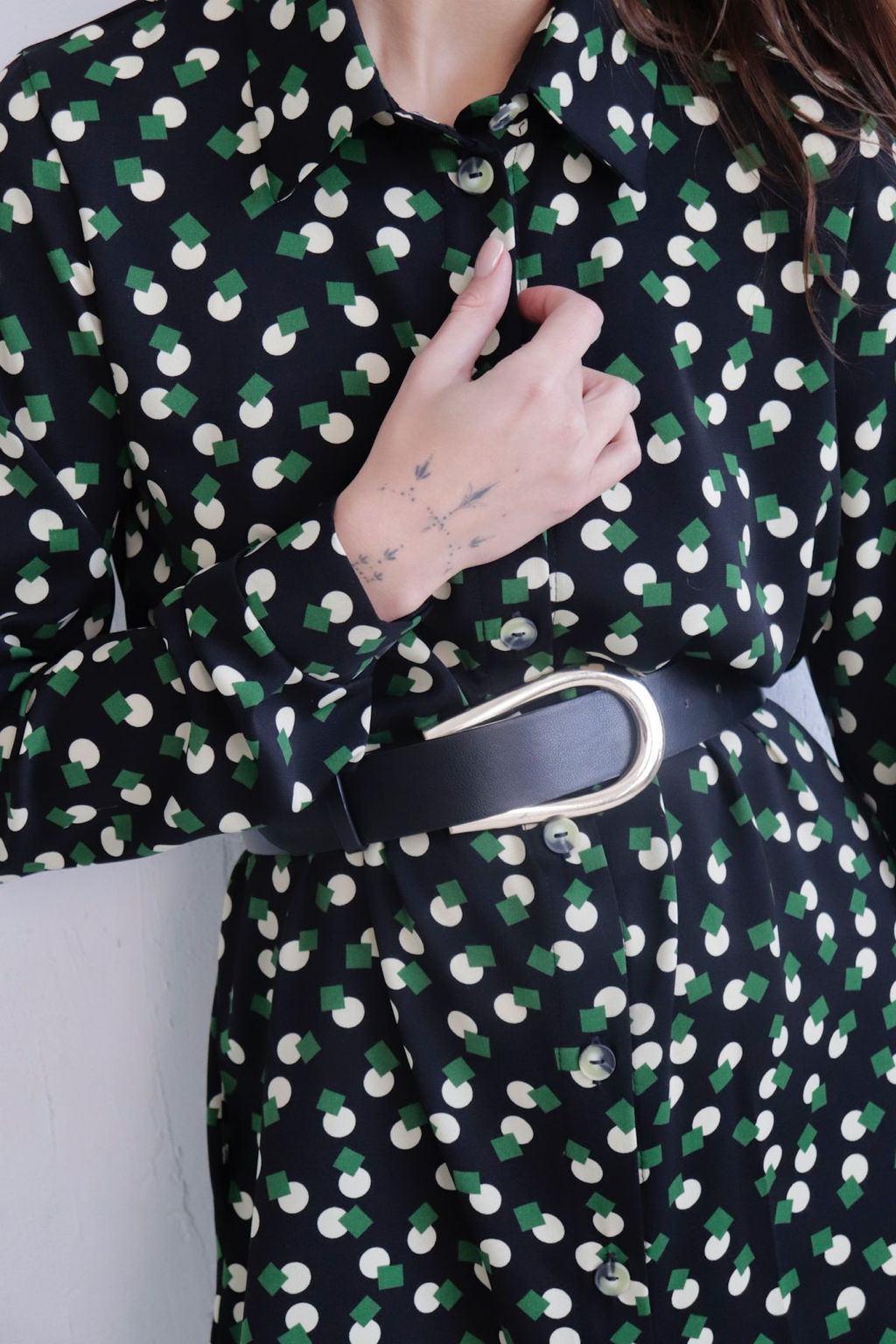 11128 Платье-рубашка удлинённое чёрное с принтом - Martichelli фото 10