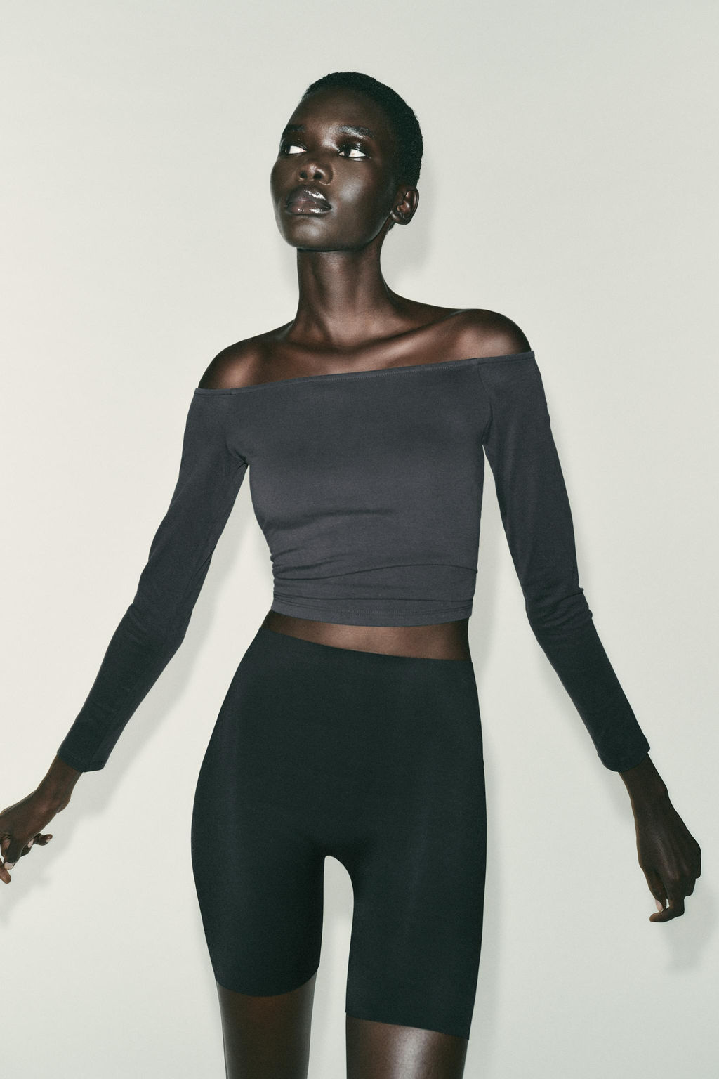 OFF-THE-SHOULDER TOP - Zara фото 11