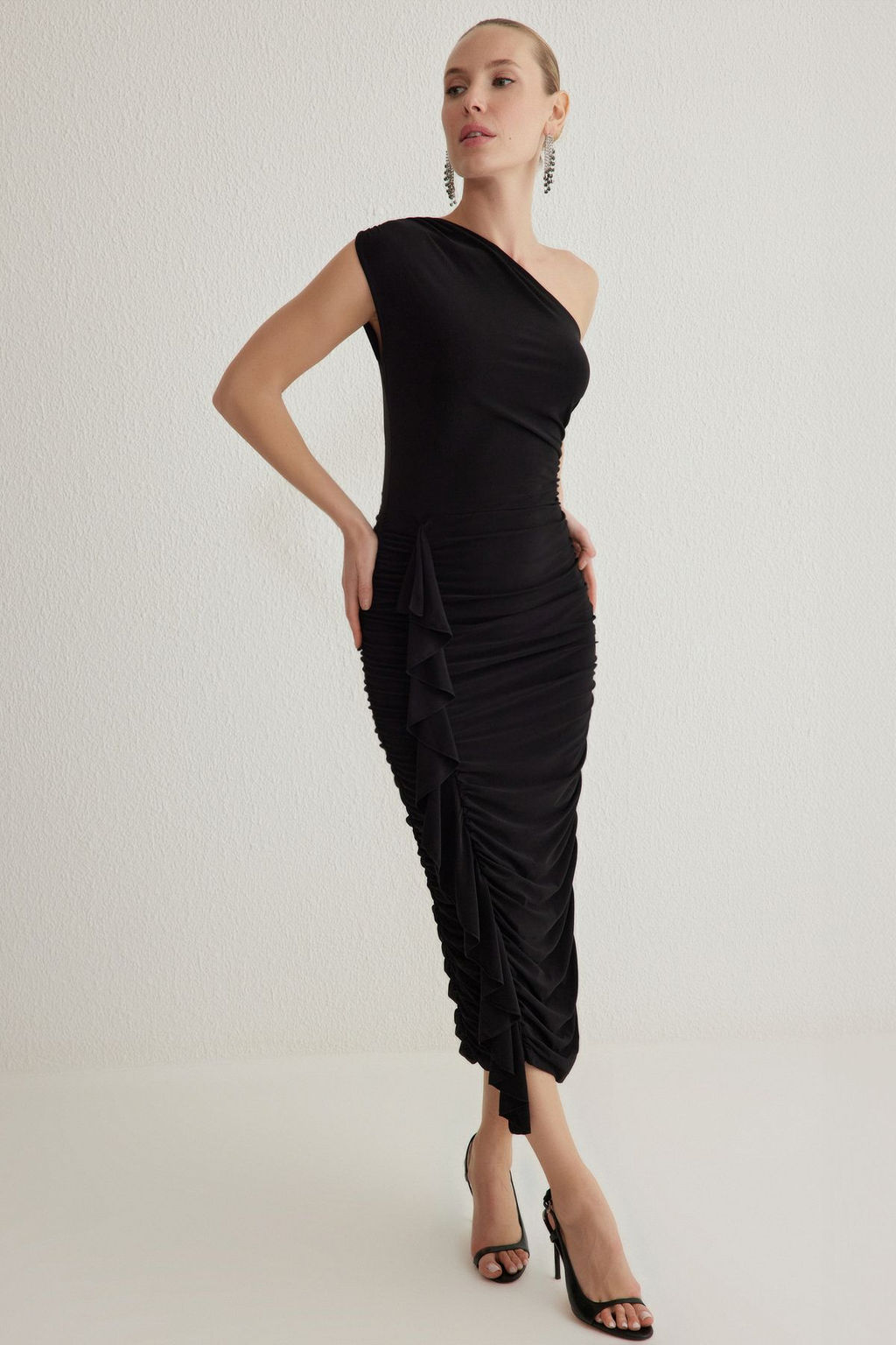 Murdum Vucuda Oturan Cut Out/Pencere Detayl? Tul Abiye Gece Mezuniyet Elbisesi TPRSS25EL00004 - Trendyolmilla фото 6