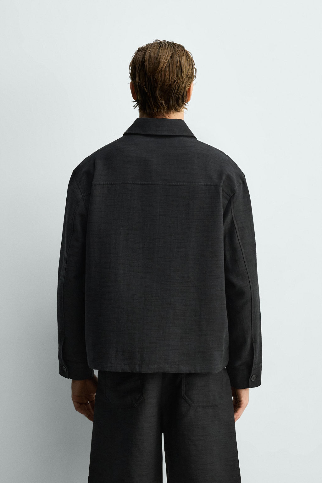 SOBRECAMISA FLUIDA RELAXED FIT / Negro
