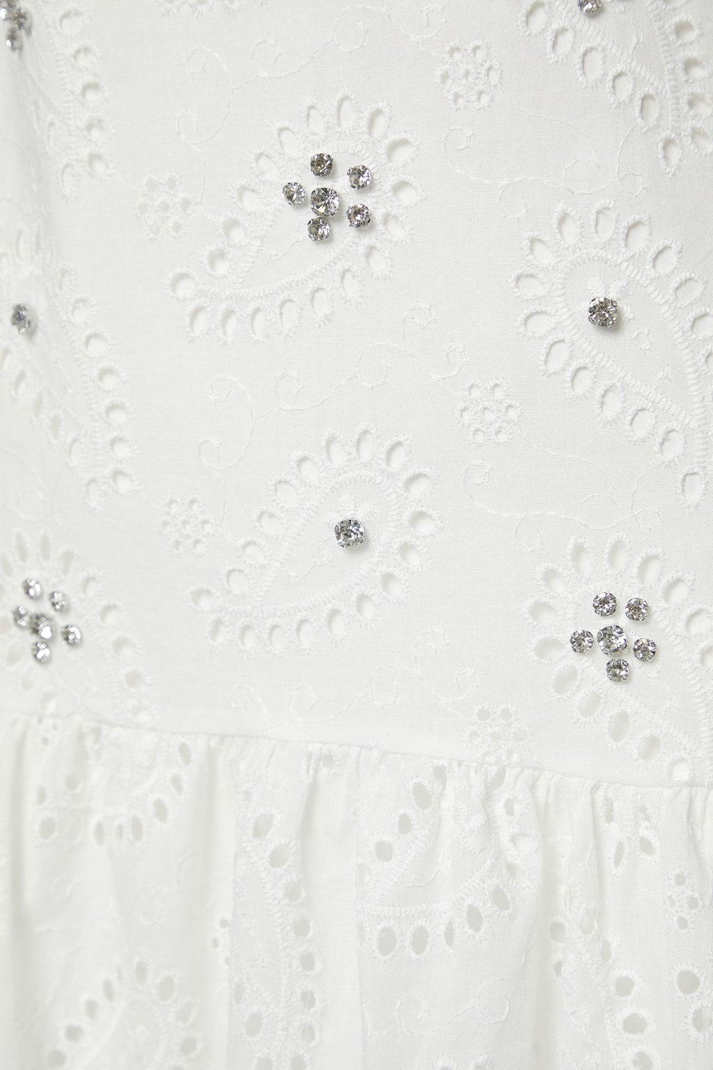 TRENDYOLMILLA Limited Edition Beyaz Tas Bask?l? Brode Dantel Mini Astarl? Elbise TPRSS25EL00231  фото 5