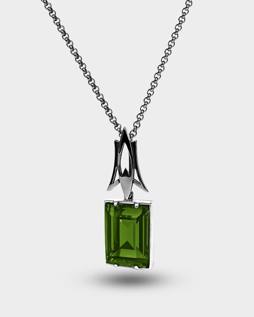 Кулон на цепочке "Бонапарт "