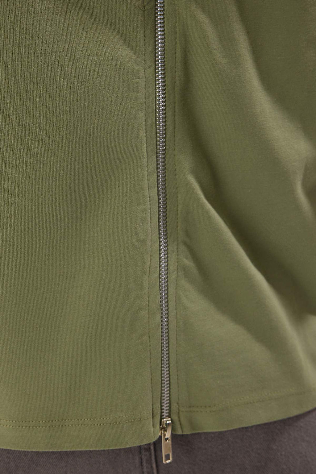 TRENDYOLMILLA Beyaz %100 Pamuk Fermuar Detayl? Relaxed/Rahat Kal?p Orme T-Shirt TWOSS24TS00272  фото 3