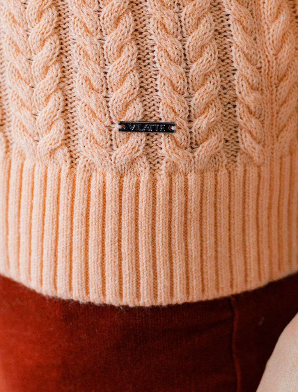 D39.349 Джемпер женский персиковый