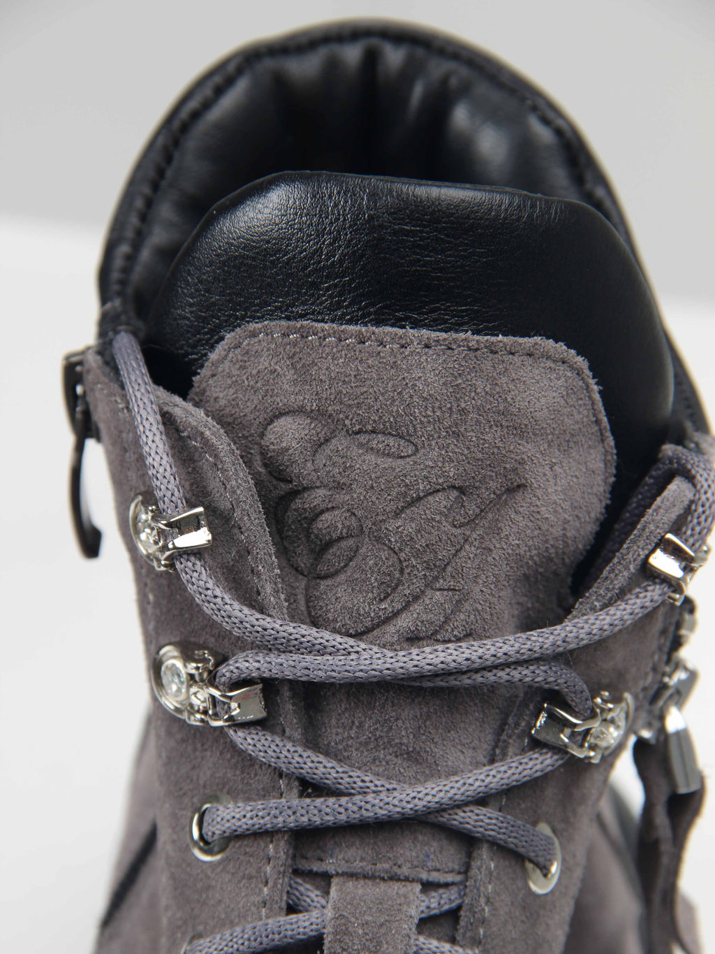 Ботинки 261.uno2bl. серый замок замша/Байка