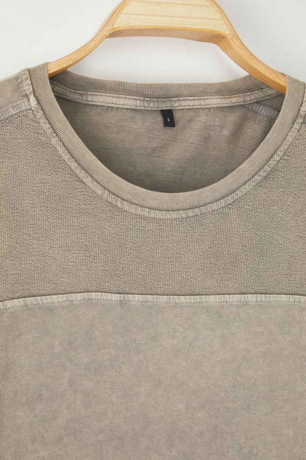 TRENDYOL MAN Vizon Oversize/Genis Kesim Eskitme/Soluk Efekt Kumas Mix Detayl? T-Shirt TMNSS25TS00014 - Trendyolmilla фото 14