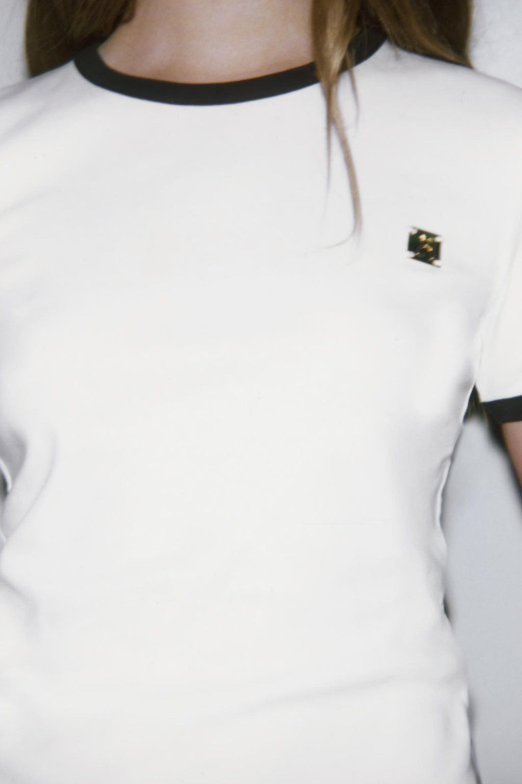 ZARA T-SHIRT WITH TRIM AND BROOCH  фото 9