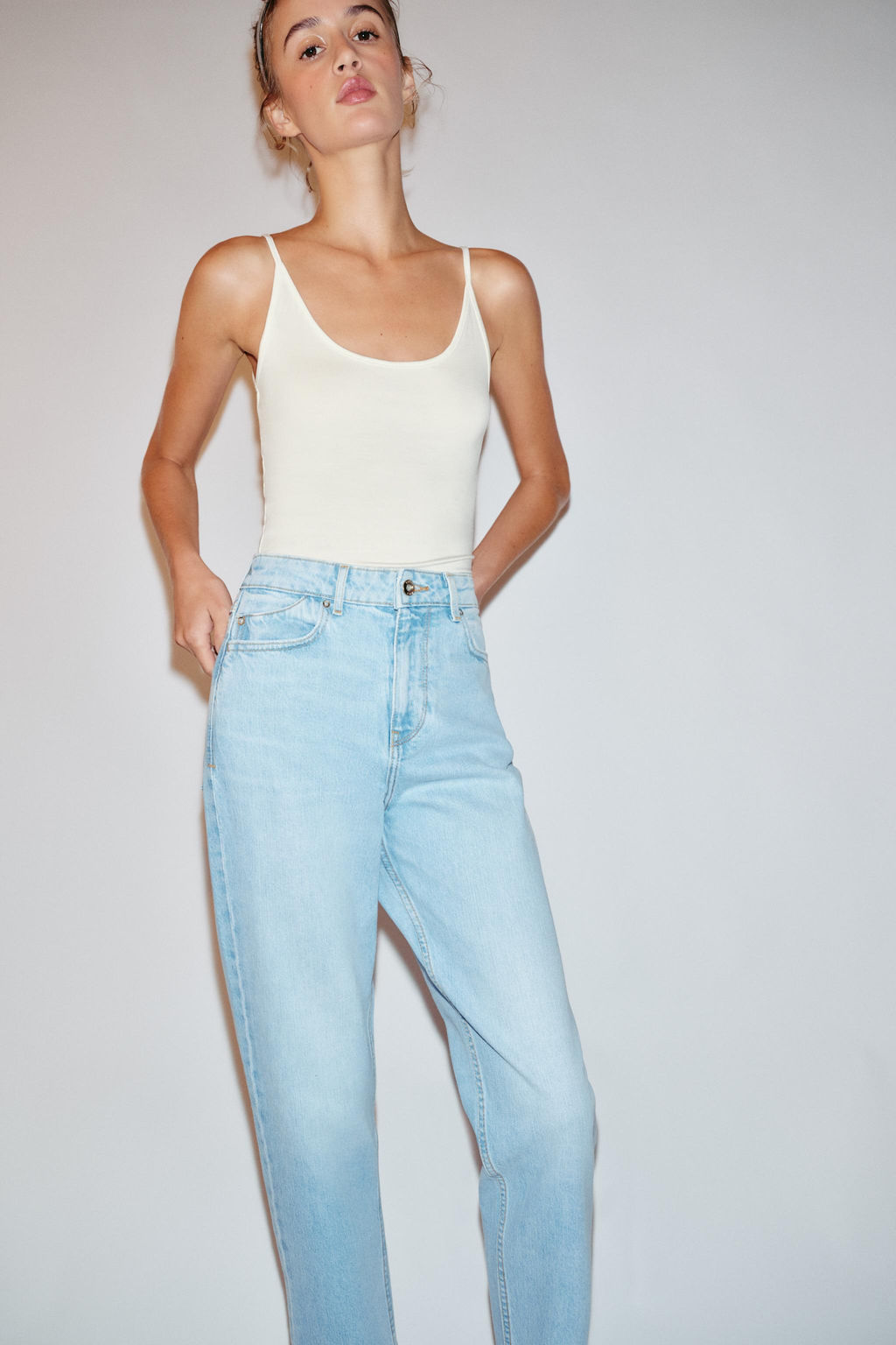 JEANS Z1975 MOM FIT TIRO ALTO / Azul claro - Zara фото 2
