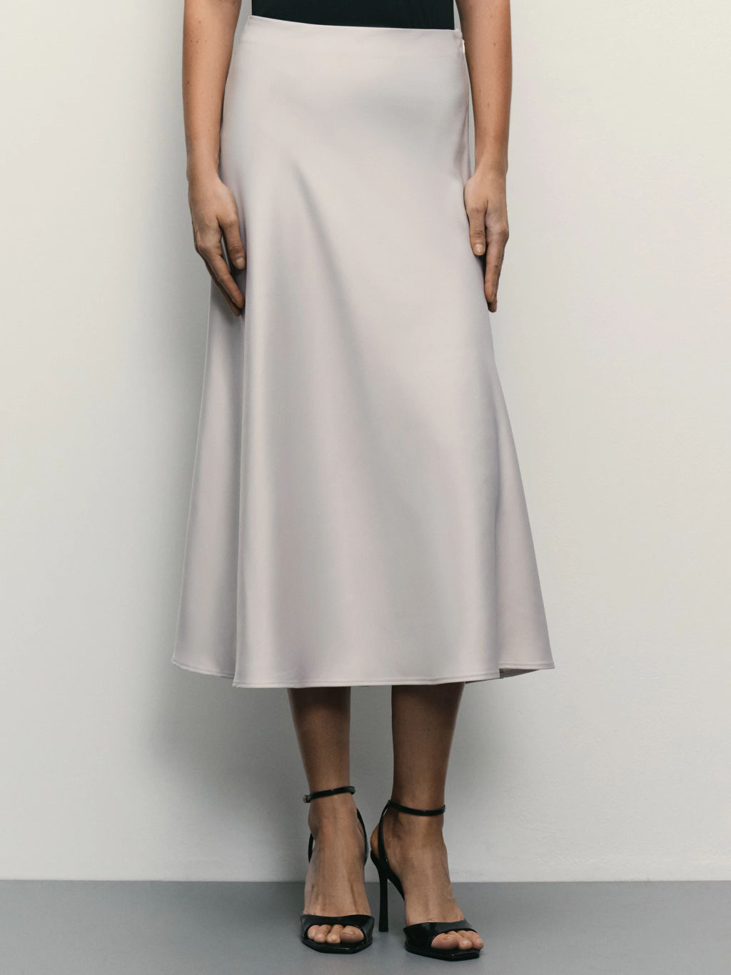 Атласная юбка миди / Zarina фото 2