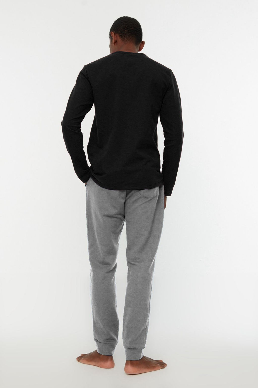 Siyah Erkek Regular Fit Bask?l? Orme Pijama Tak?m? TMNAW22PT0759