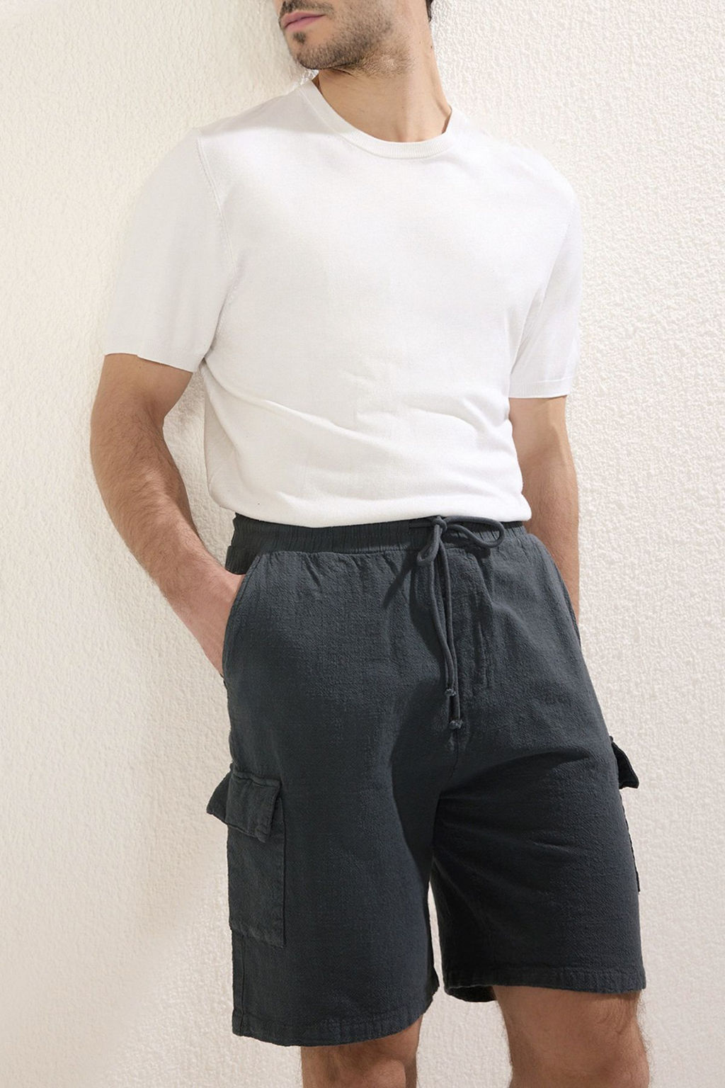 TRENDYOL MAN Antrasit Loose Fit %100 Pamuk Keten Gorunumlu Dokulu Sort & Bermuda TMNSS25SR00007 - Trendyolmilla фото 2