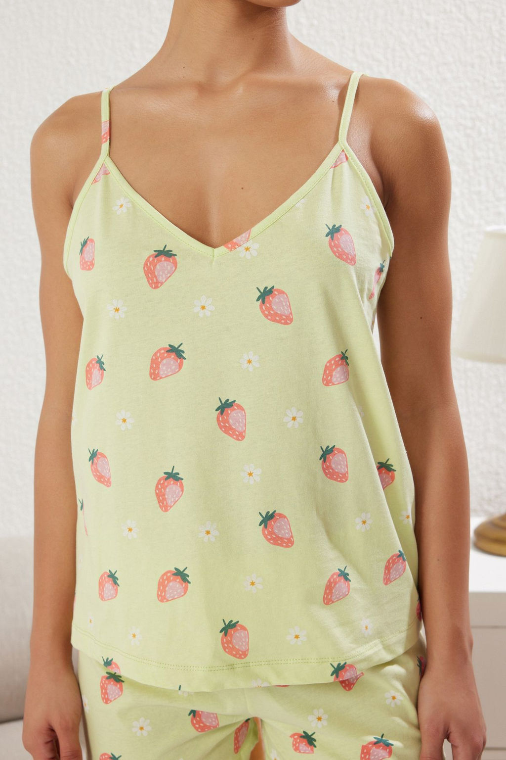 Trendyolmilla Yesil %100 Pamuklu Cilek Desenli Sortlu Orme Pijama Tak?m? THMSS25PT00066  фото 9