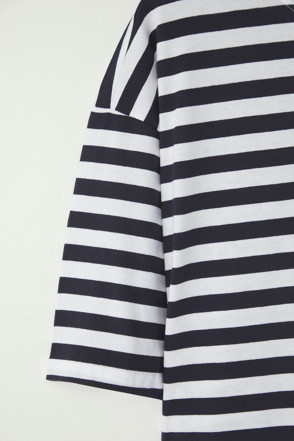 Gri-Mavi-Lacivert Cizgili Oversize/Genis Kesim 3lu Paket %100 T-Shirt TMNSS24TS00026