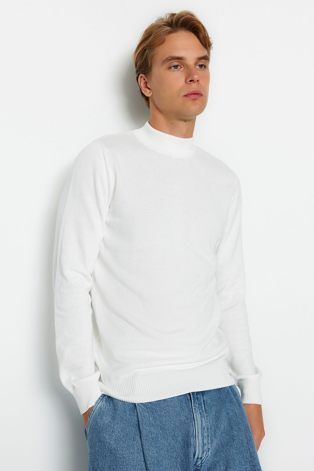 TRENDYOL MAN Ekru Slim Fit Pamuklu Yar?m Bal?kc? Yaka %100 Pamuk Basic Kazak TMNAW22KZ1293 - Trendyolmilla фото 2