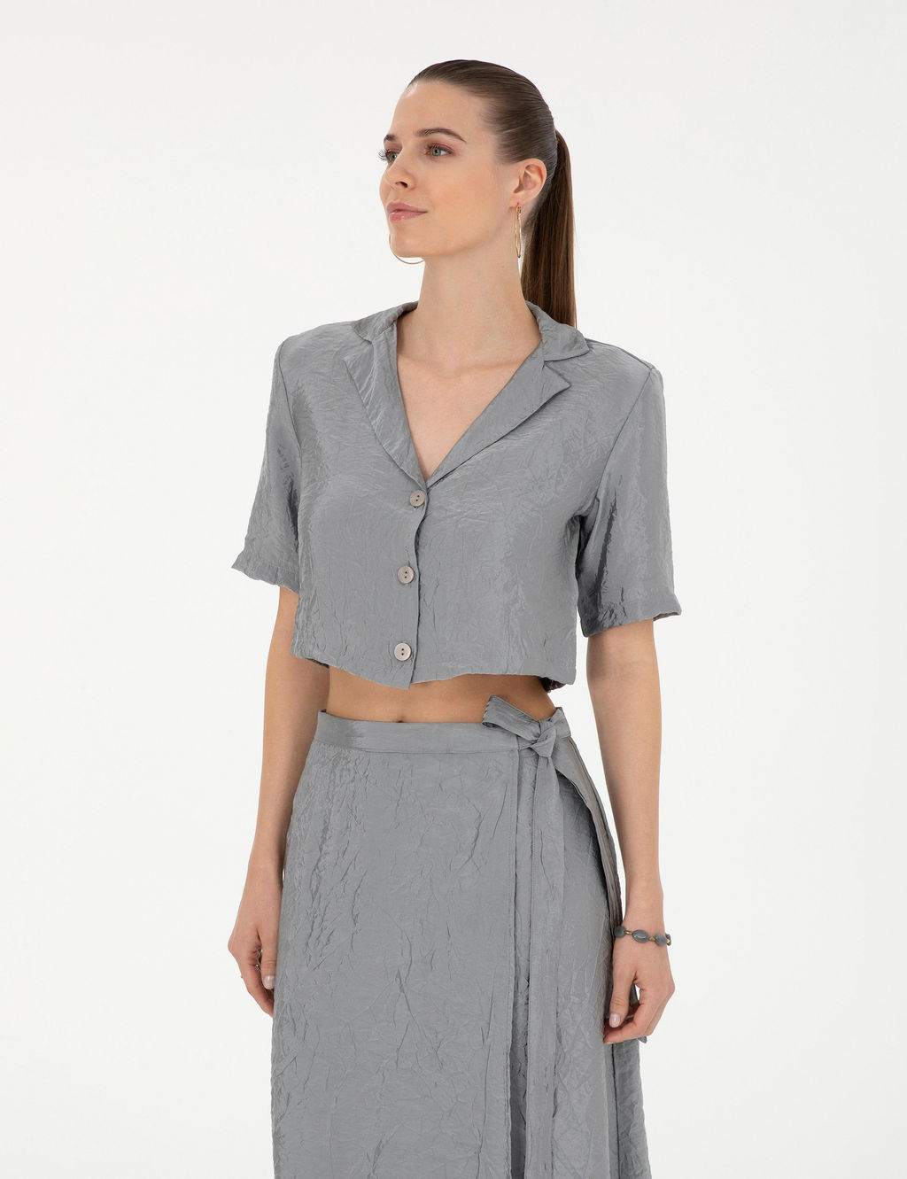 Gri Regular Fit Crop Top K_sa Kollu G_mlek