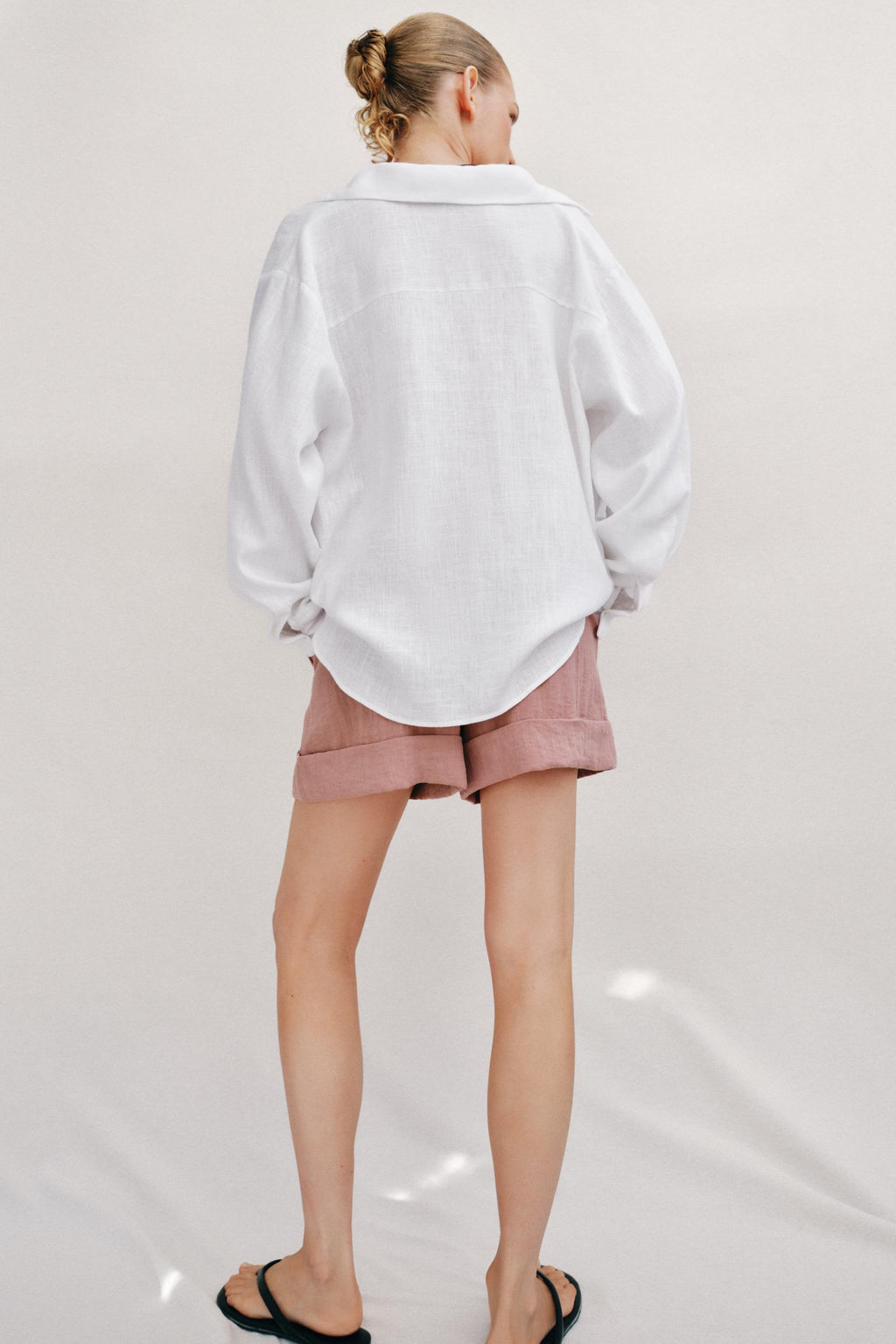 CAMISA CON LINO BAJO ABULLONADO / Blanco - Zara фото 6