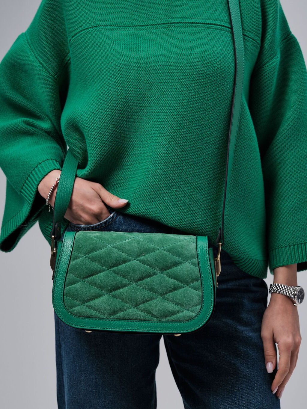 Сумка замшевая на плечо Deboro 30791 зеленая весна