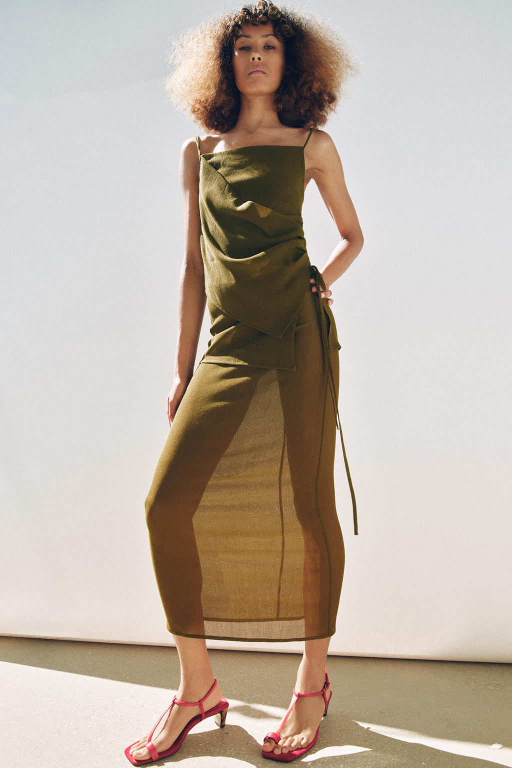 SEMI-SHEER TEXTURED ASYMMETRIC TOP - Zara фото 9