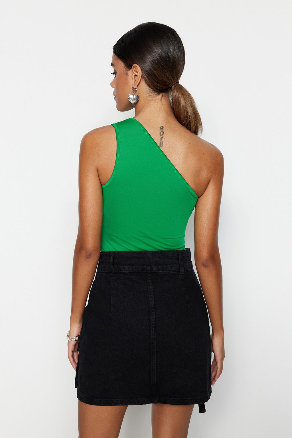 Yesil Asimetrik Yaka Cut Out Detayl? Esnek C?tc?tl? Orme Body TWOSS23BD00014