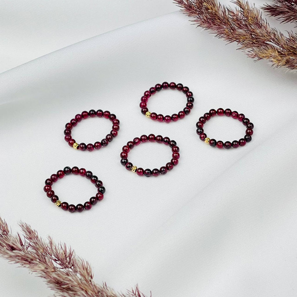 Кольцо на резинке из Граната 17 р.