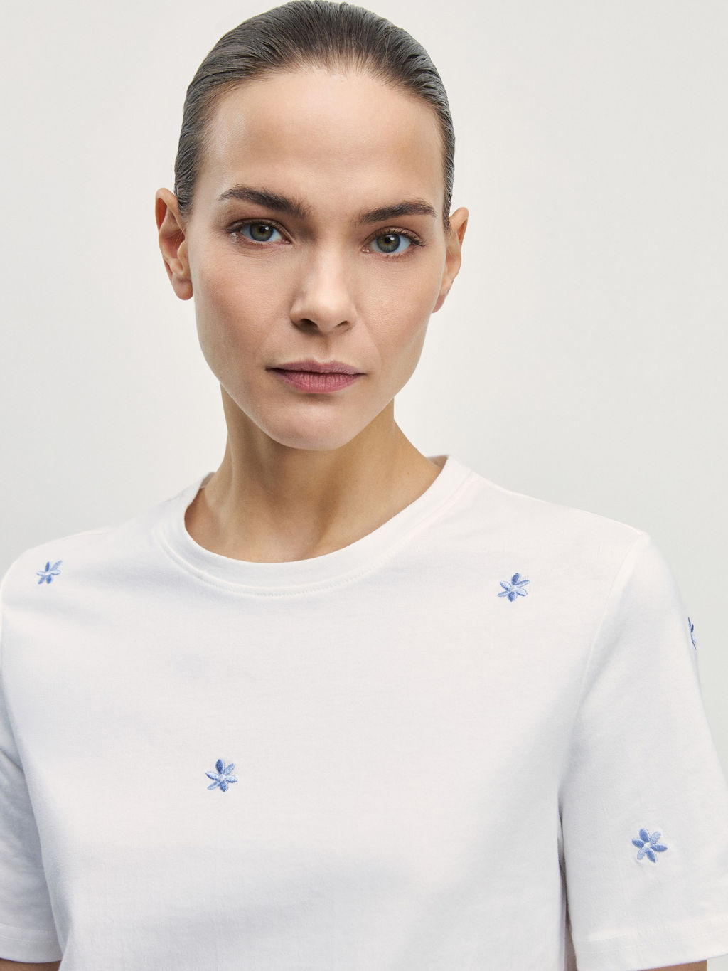 Футболка с вышивкой / Zarina  фото 6