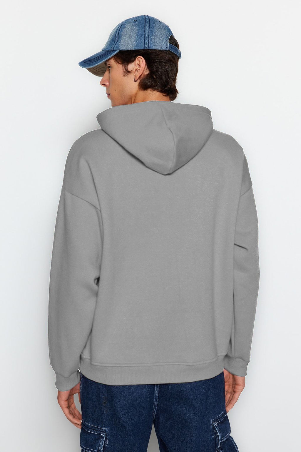 TRENDYOL MAN Gri Oversize/Genis Kesim Kapusonlu Hayvan Nak?sl? Ici Polarl? Sweatshirt TMNAW24SW00097 - Trendyolmilla фото 6