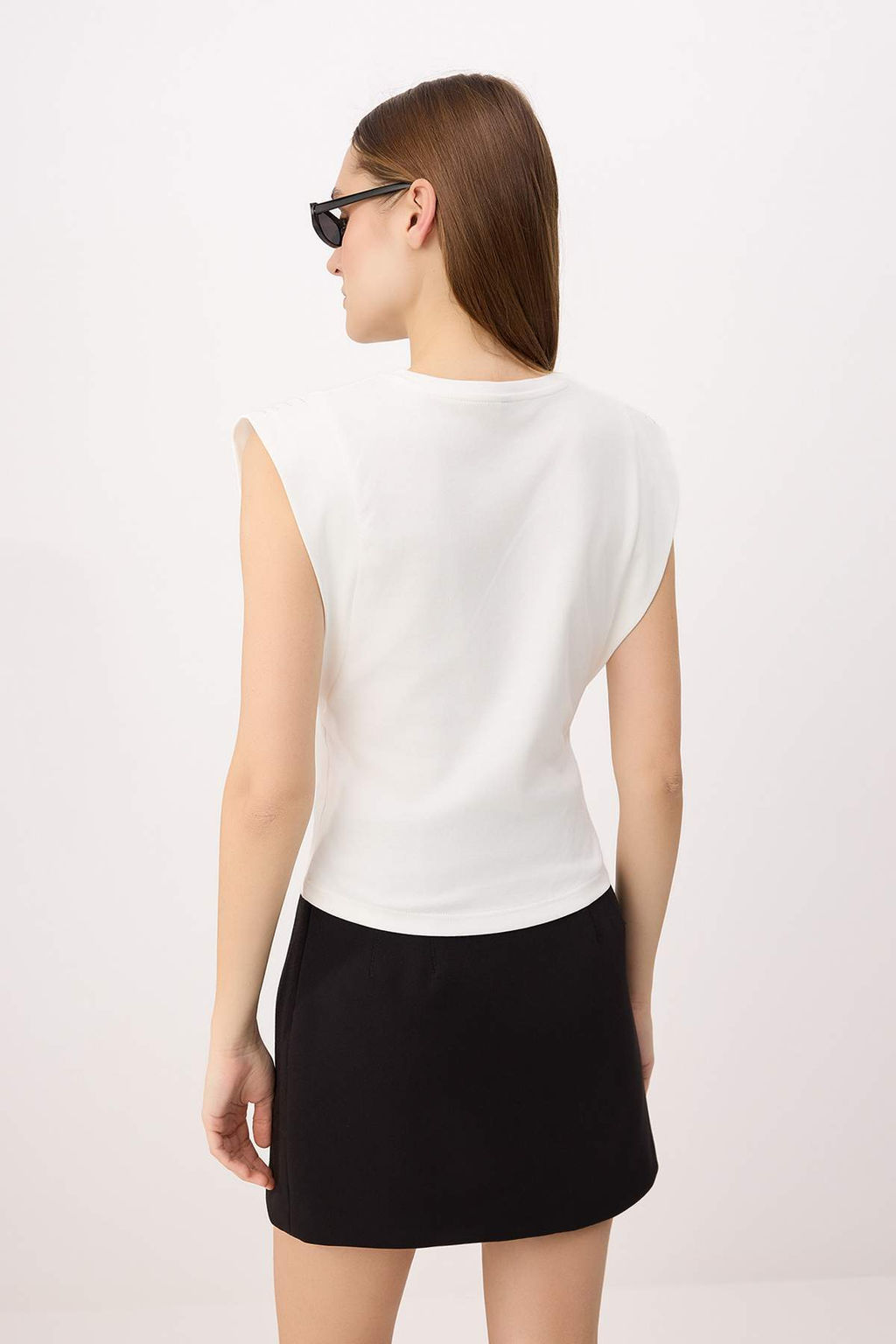 Ekru Regular/Normal Kal?p Kolsuz Tas Detayl? Tok %100 Pamuk Orme T-shirt TWOSS26TS00231 - Trendyolmilla фото 4