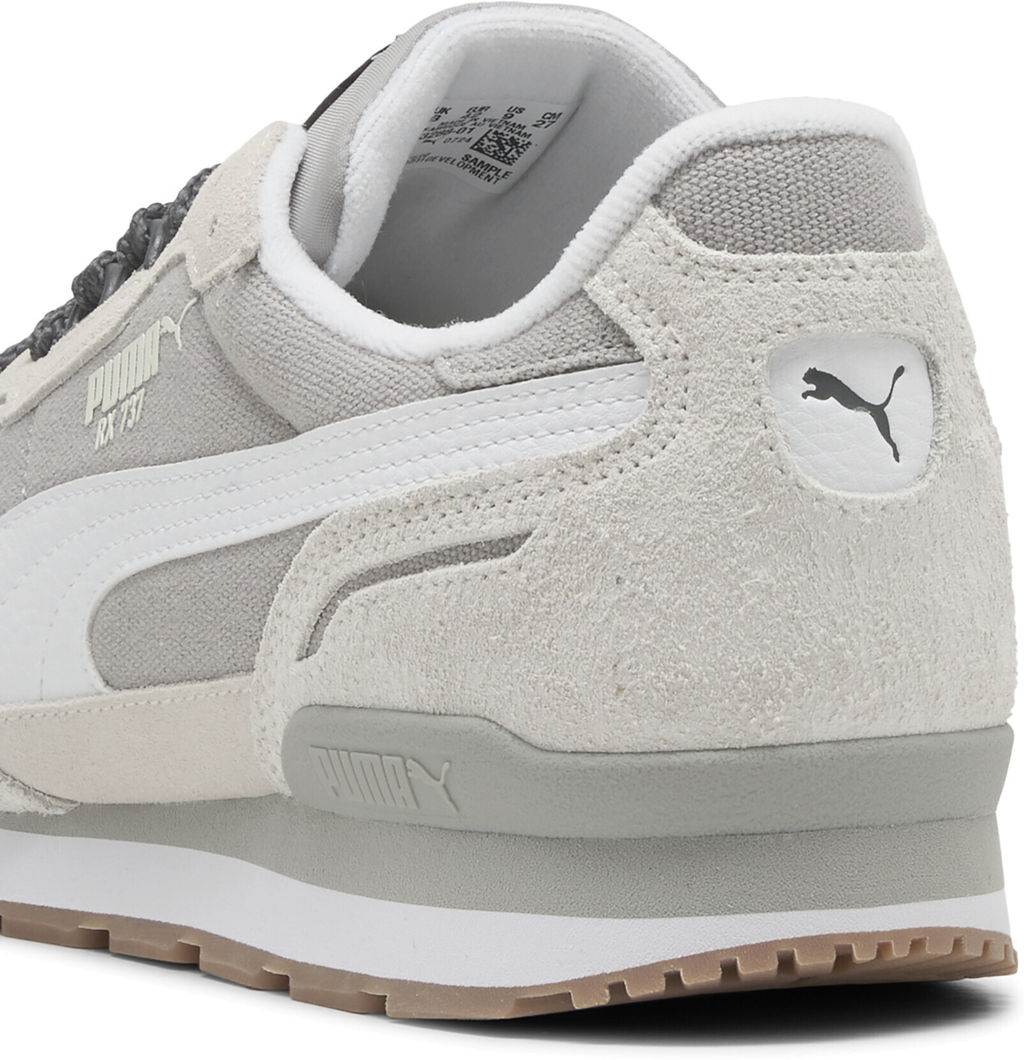 Кроссовки взрослые