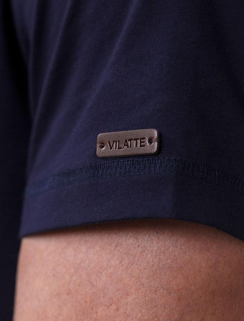 Футболка полуприлегающего кроя с принтом из премиального хлопка - Vilatte фото 3
