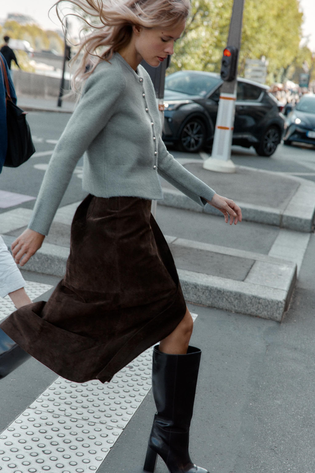 CARDIGAN WITH BALL BUTTONS - Zara фото 4