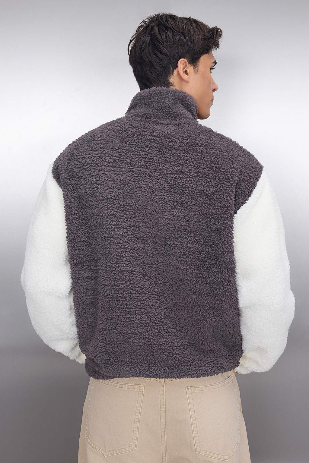 TRENDYOL MAN Fume Unisex Oversize/Genis Kesim Renk Bloklu Dik Yaka S?cak Tutan Pelus Sweatshirt TMNAW25SW00148 - Trendyolmilla фото 4