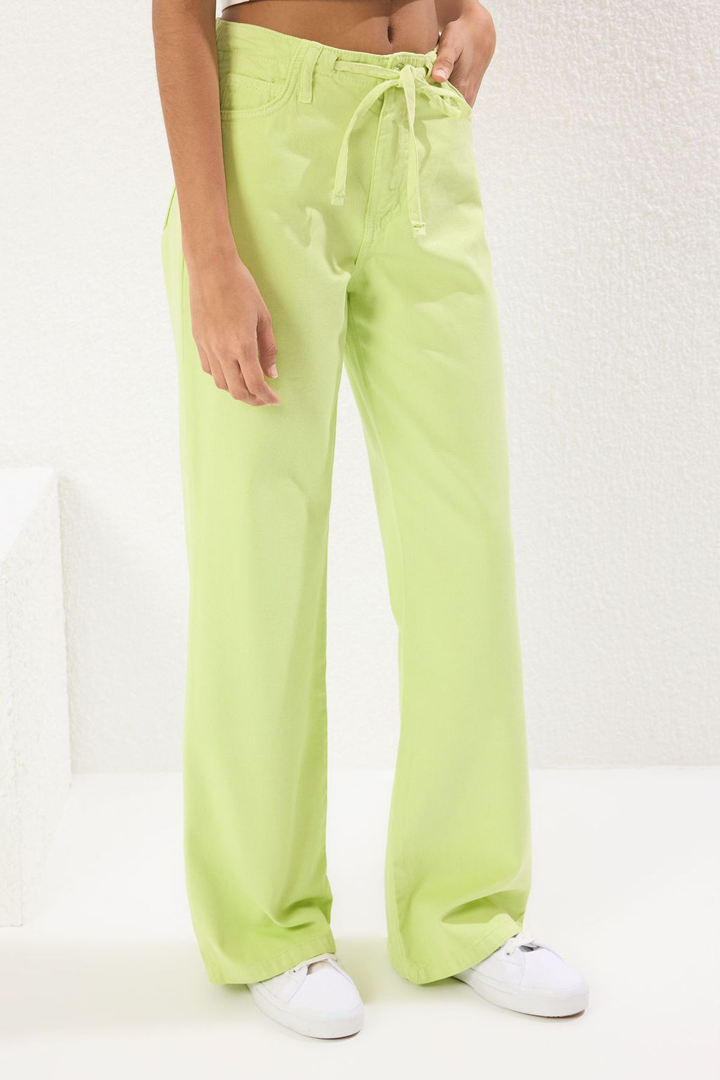 Yesil Baglama Detayl? Normal Bel Wide Leg Jeans TWOSS25JE00267 - Trendyolmilla фото 3