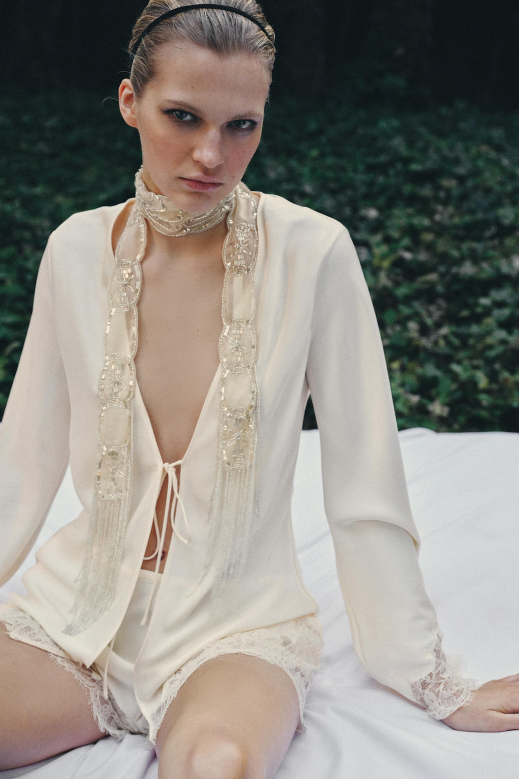 PA?UELO FOULARD ABALORIOS LENTEJUELAS / Marfil - Zara фото 2